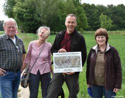 Rolf Thiemann_Foto Schild_LRfuerdenFeldhamster.jpg